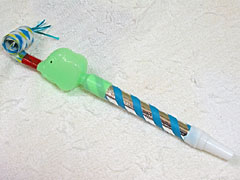 ブリキ製のおもちゃのカメレオン 口が破損してます